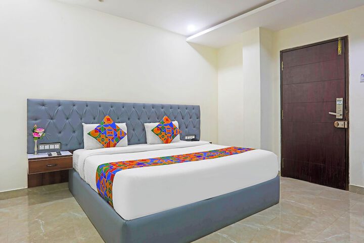 Room 9 of 31