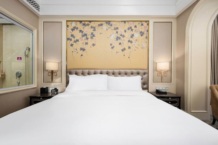 Room 28 of 123