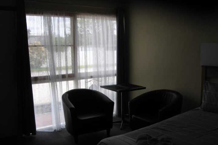 Room 11 of 28