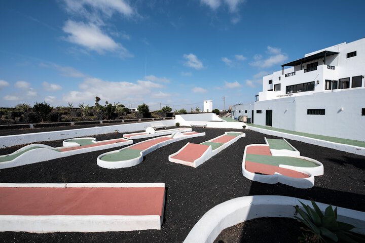 Mini-golf