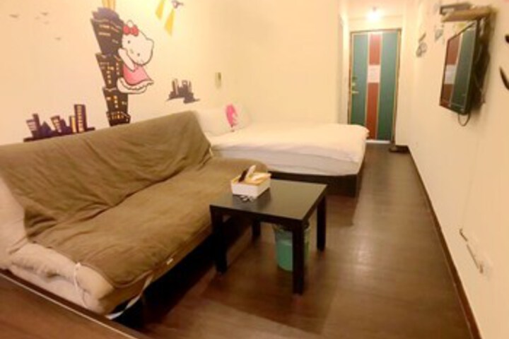 Room 21 of 38