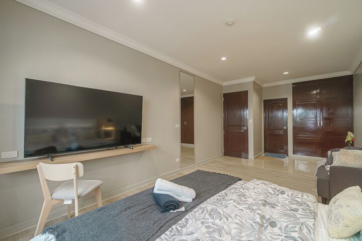 Room 27 of 57