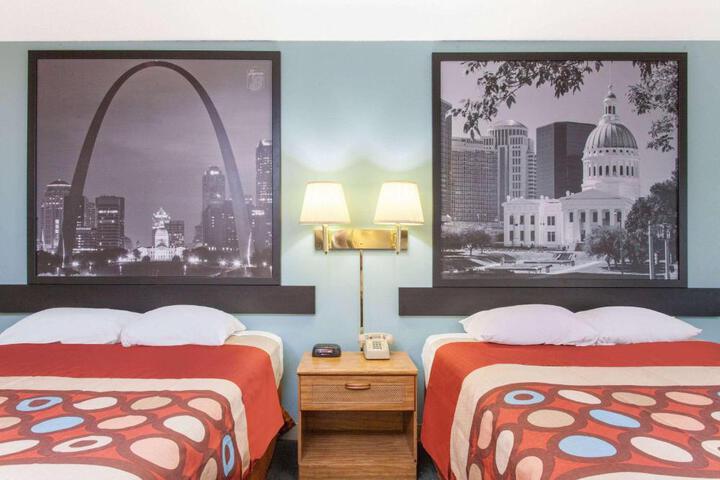 1 King Bed (2 of 8)