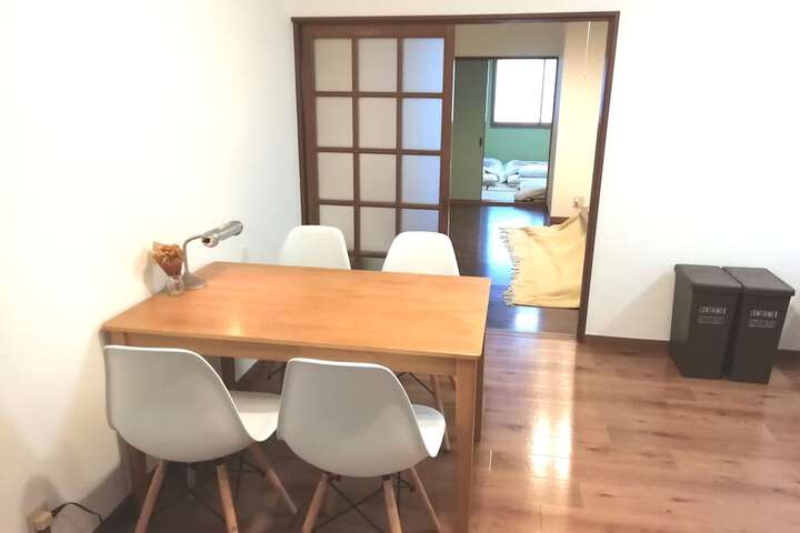 Room 3 of 28