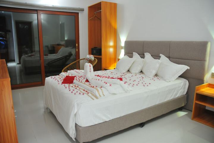 Room 4 of 14