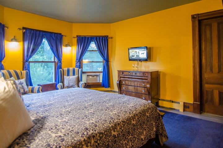Room 28 of 49