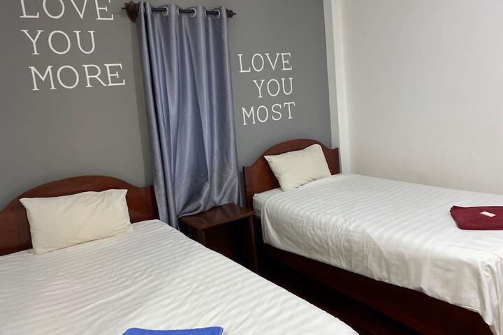 Room 8 of 15