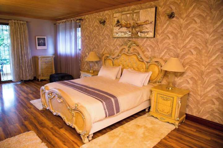 Room 6 of 24