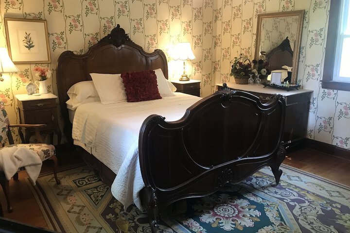 Room 6 of 83
