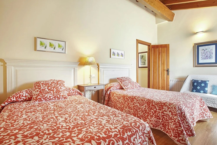 Room 2 of 16