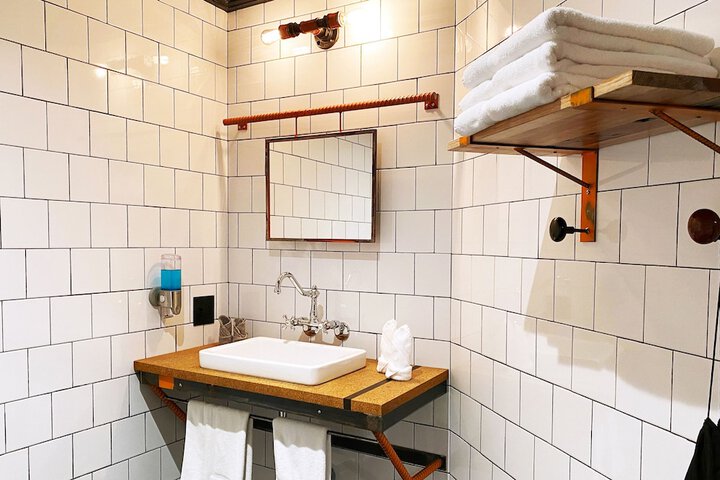 Premium Double Room Private Bathroom City View 205 Council Room (107 of 132)