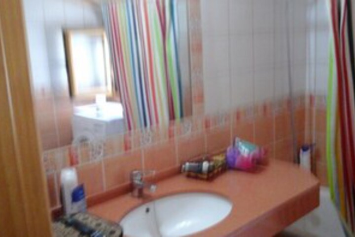 Room 4 of 74