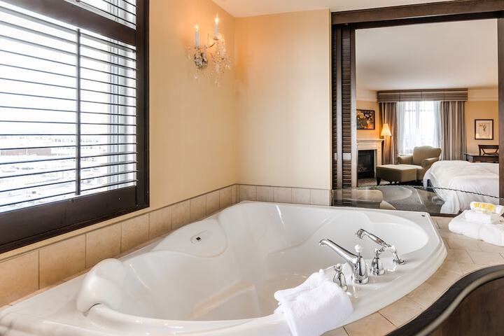 Jetted tub