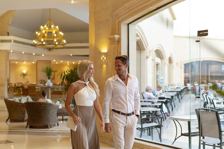 Entrance & Lobby