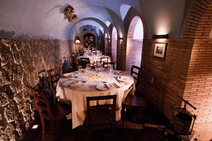 Dining 56 of 78