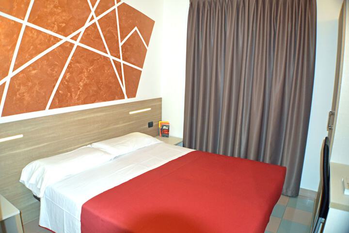 Room 15 of 40