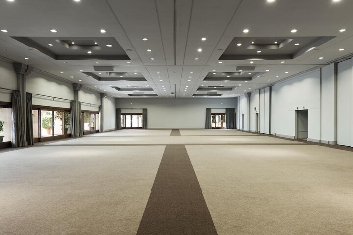 Ballroom/Hall 116 of 124