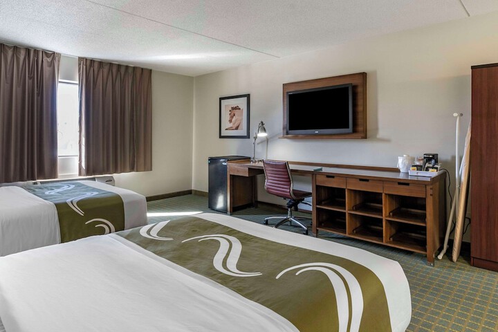 2 Double Beds (9 of 14)