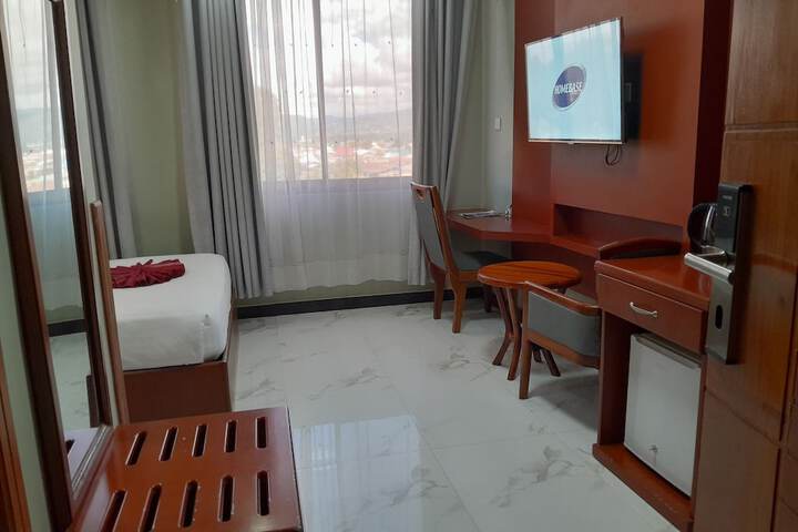 Room 80 of 119