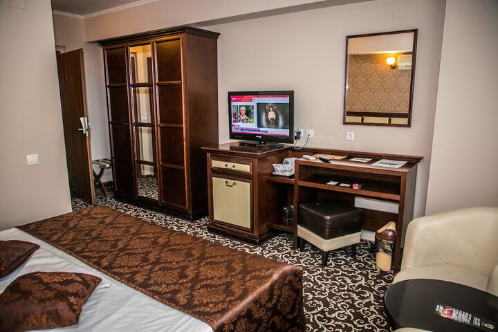 Room 10 of 68