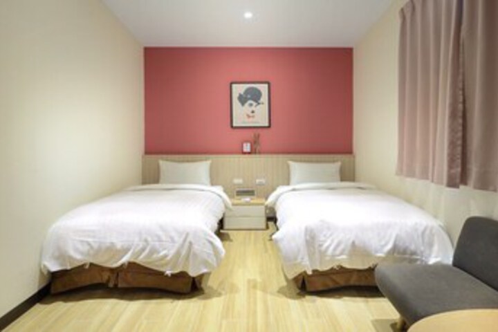 Room 17 of 22