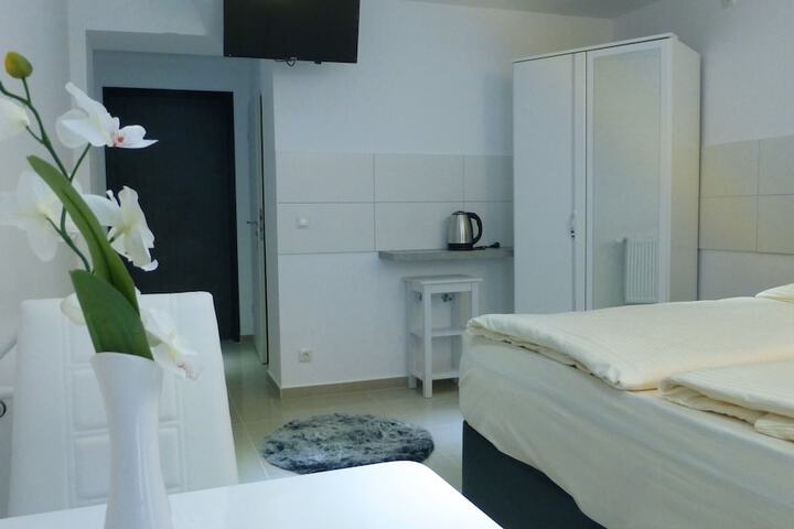 Room 11 of 35