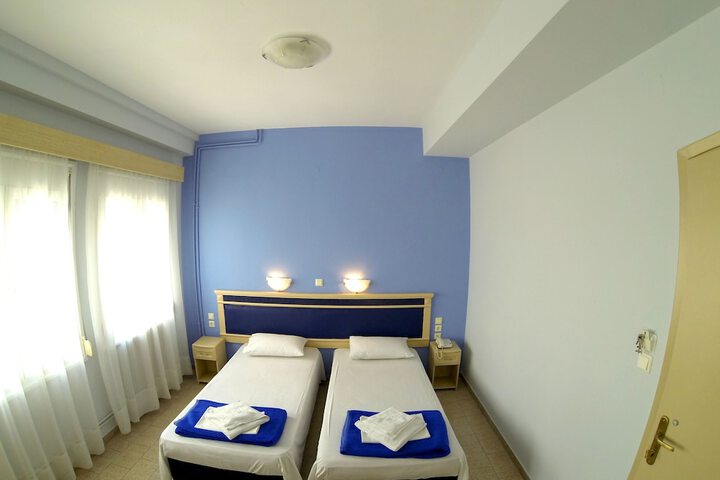Room 9 of 49