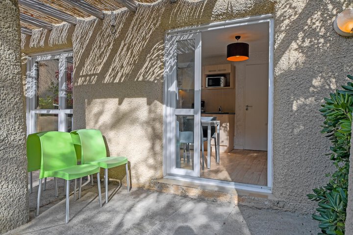 Terrace/Patio 13 of 37