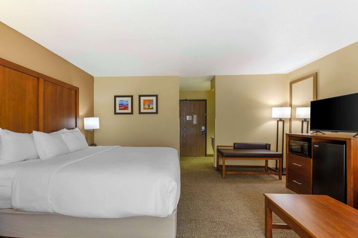 Room 35 of 71