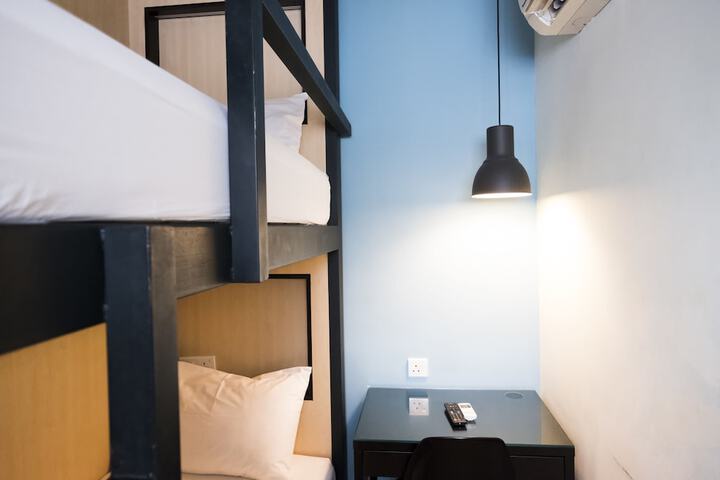 Room 21 of 48