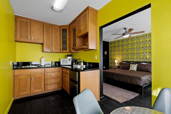 Room 13 of 34