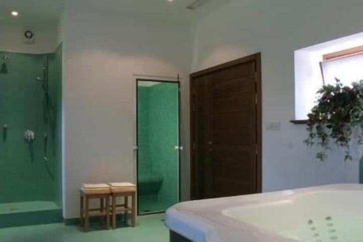 Room 15 of 51