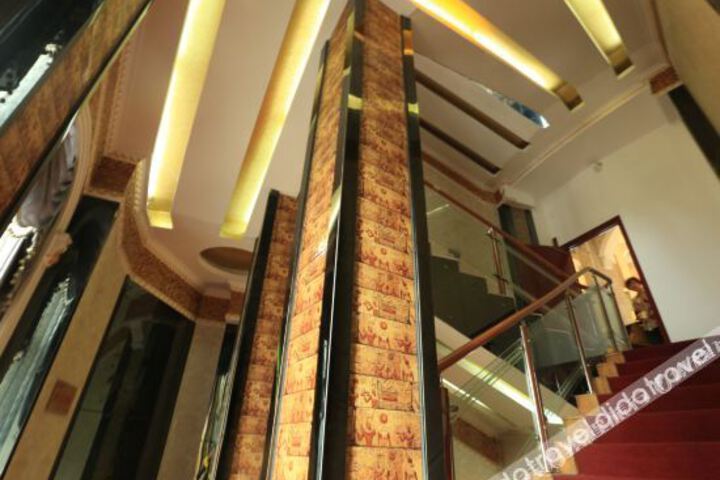 Hotel Interior 8 of 17