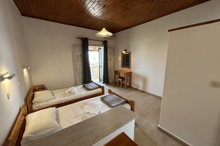 Room 2 of 20