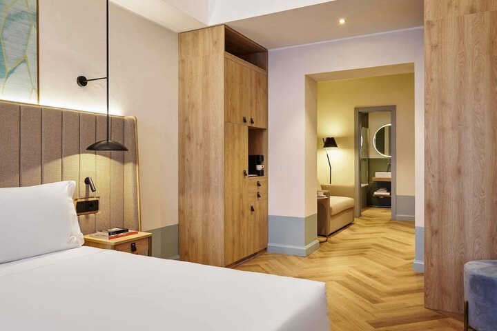 Room 6 of 55