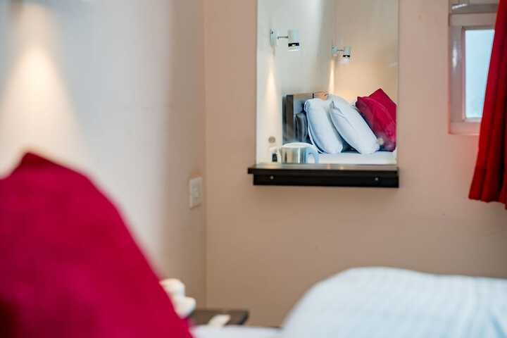 Room 64 of 78