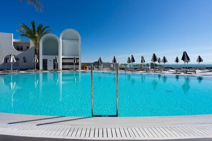 Pool 93 of 201