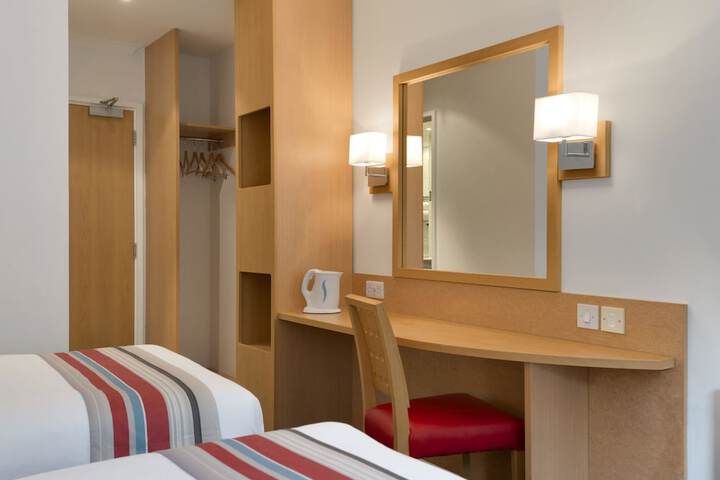 Room 4 of 22