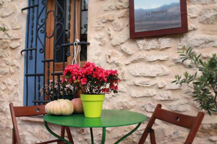 Casa Rural Ca Ferminet & Cabañas de montaña La Garriga