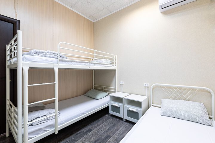 Room 12 of 83
