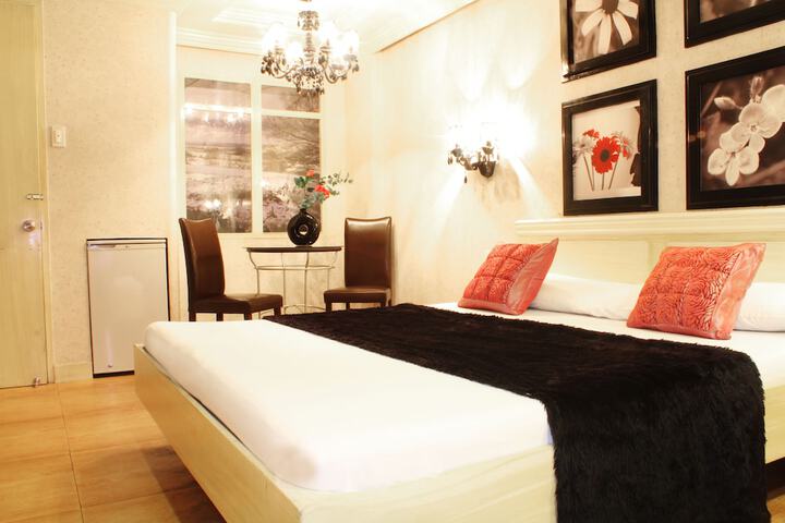 Room 6 of 21