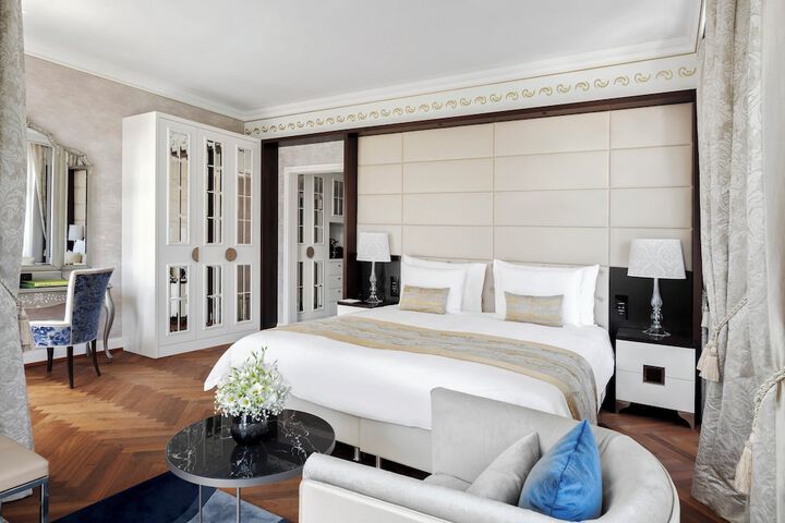 Room 33 of 129