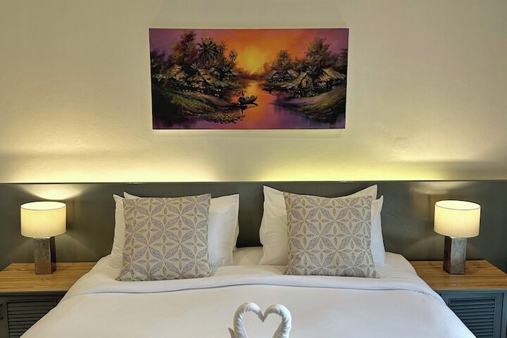 Room 10 of 32