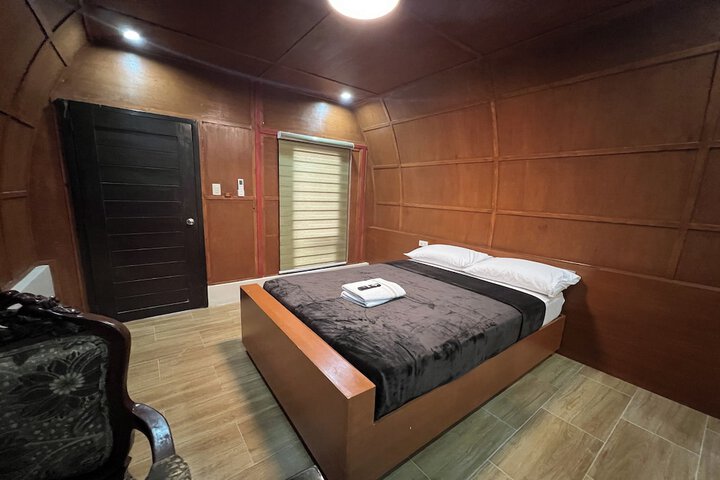 Room 8 of 48