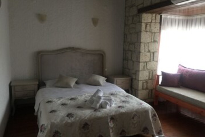 Room 72 of 82