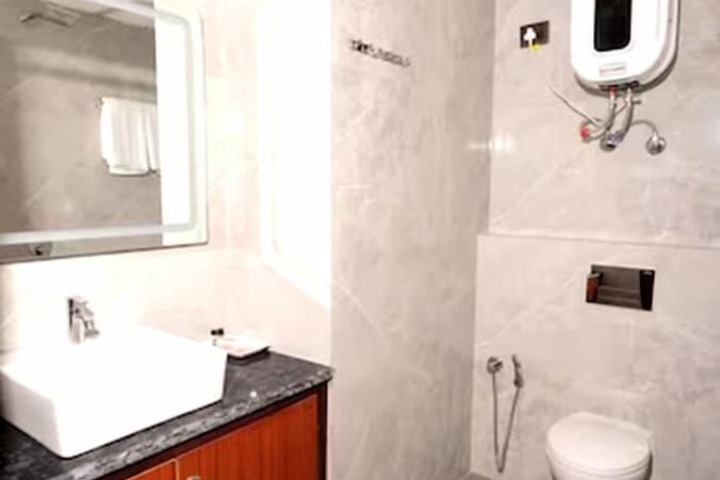Room 16 of 24