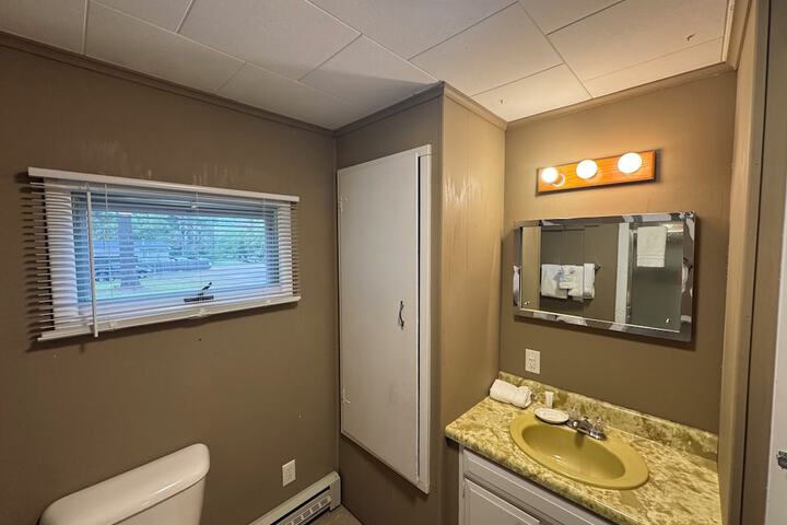 Room 72 of 115