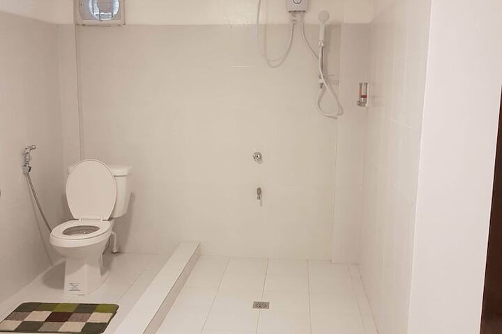 Room 100 of 141