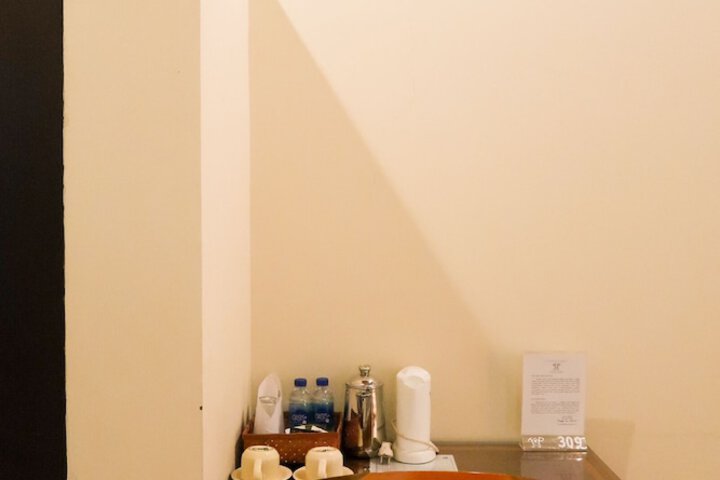 Room 13 of 97