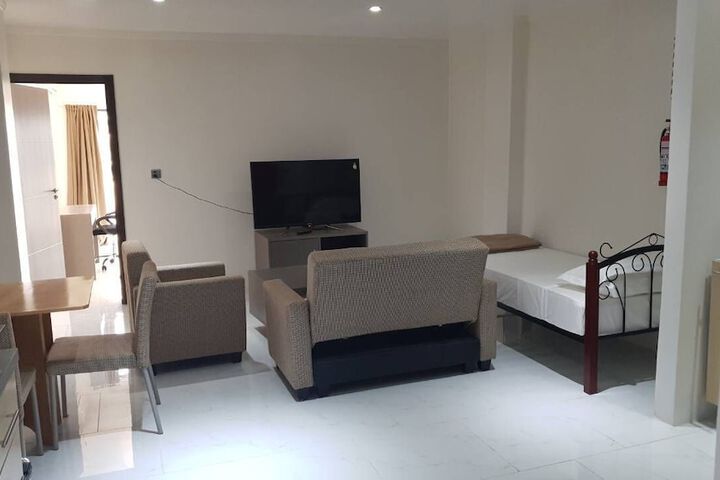 Room 3 of 37